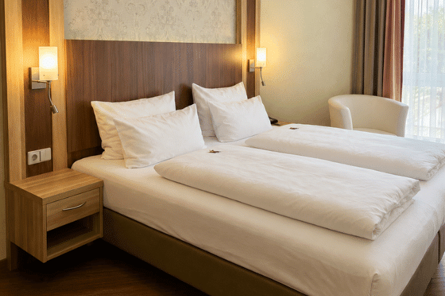 B-Doppelbett-licht_bearbeitet-crop